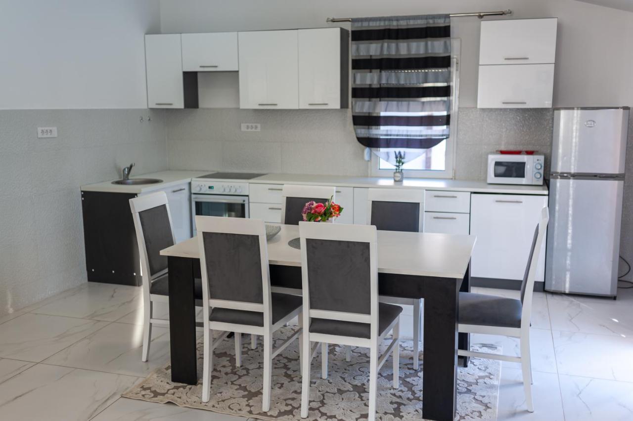 Apartman Mona Podgorica Exterior foto