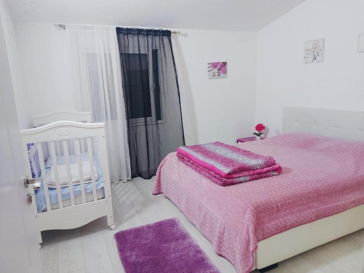 Apartman Mona Podgorica Exterior foto