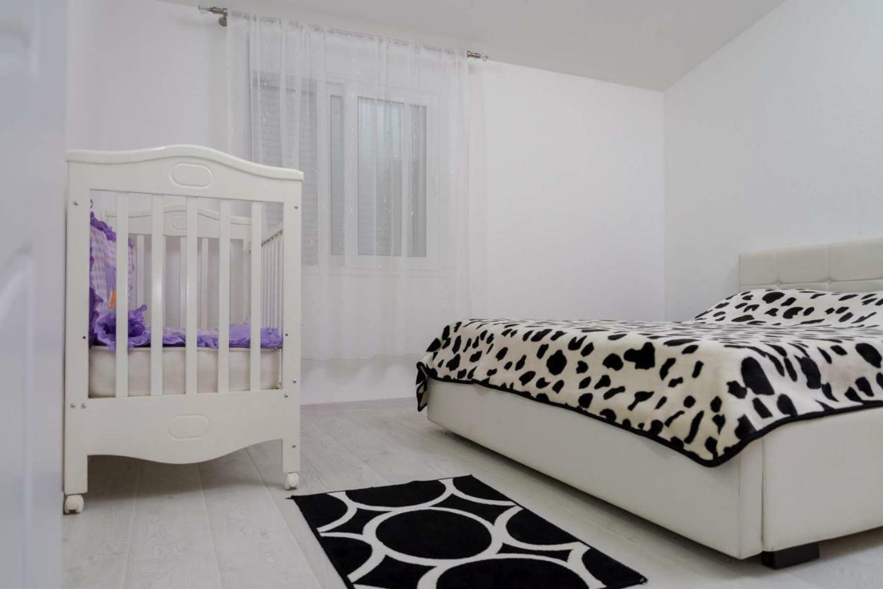 Apartman Mona Podgorica Exterior foto